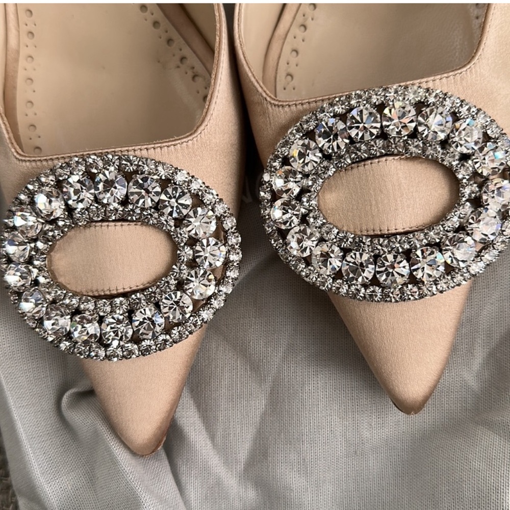 ❌❌SOLD❌❌✨Manolo Blahnik Crystal Heels ✨ - Picture 8 of 16